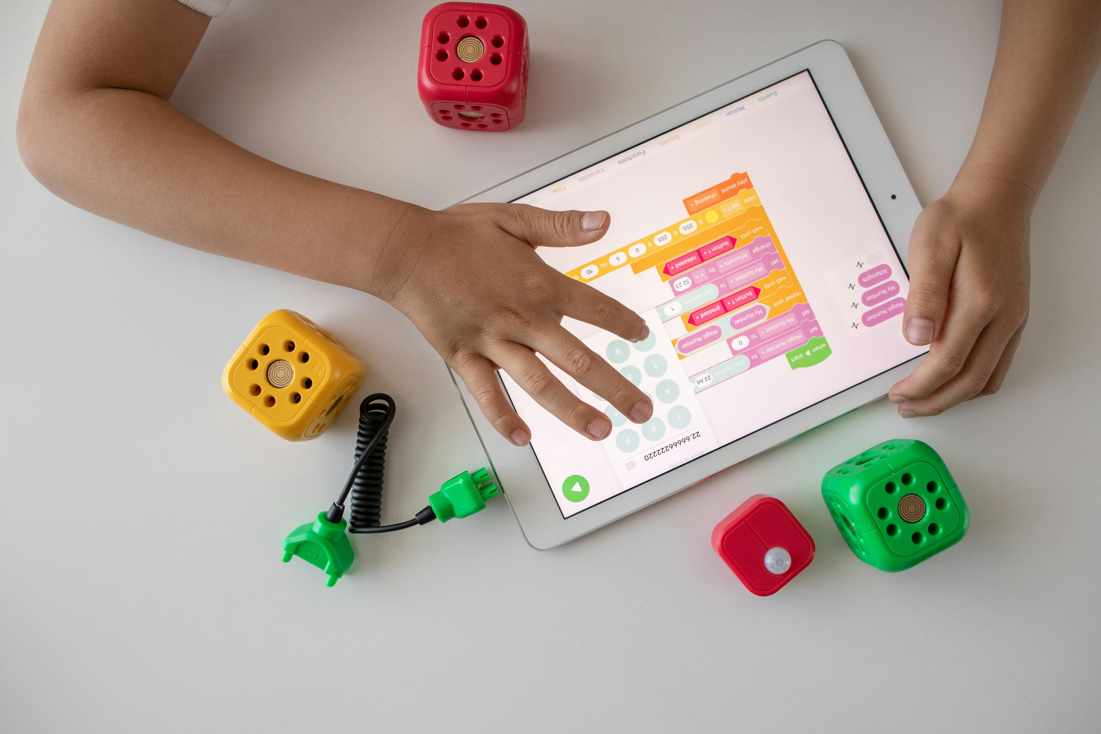 ¿Cómo organizar el desarrollo de la competencia digital en un centro educativo? Una propuesta desde STEAM 4.0 para Infantil y Primaria